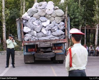 لزوم برخورد ضربتی با پوشاک قاچاق/ باید کالاهای قاچاق معدوم شوند